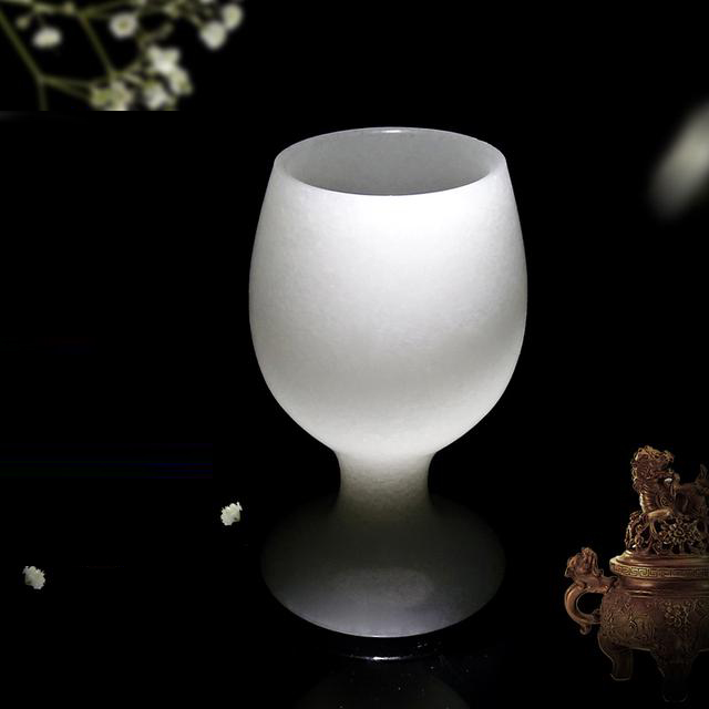 表哥从外地带回来的"夜光杯,看得我是两眼放光,真让人大开眼界
