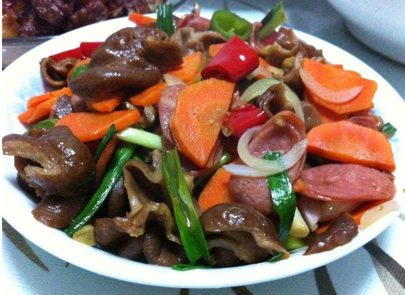 要做猪手部,学厨师长这样炒,味香鲜嫩米粒小肥肠图片