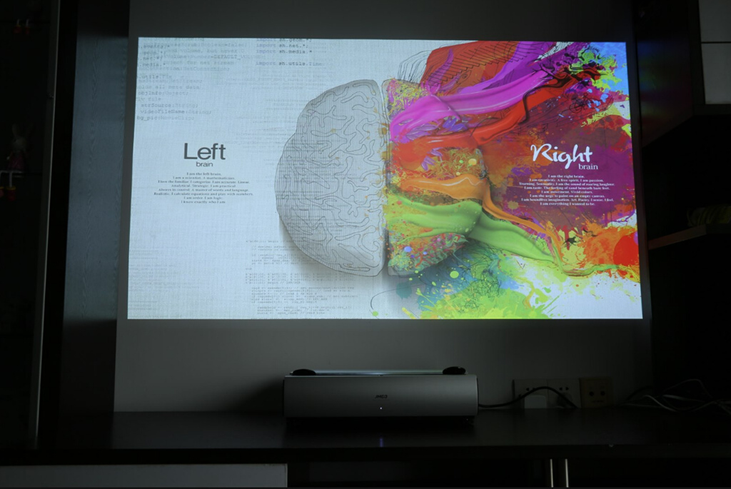 万元激光电视中的国产机皇,坚果SC激光电视傲