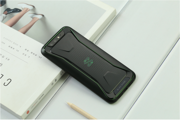 小米黑鲨手机这么便宜,机身太厚是其原因?