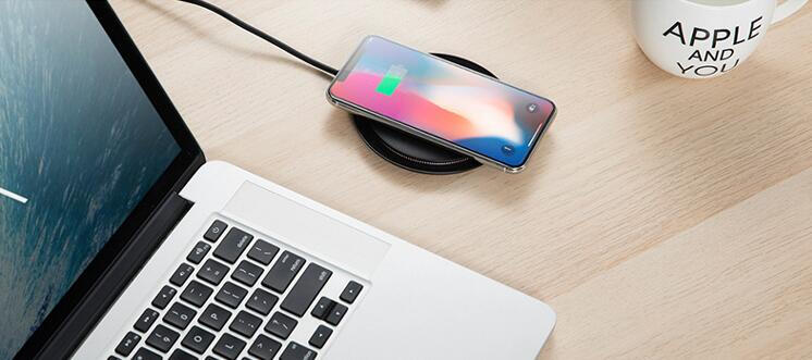 iPhone8也能一边充电一边戴耳机听歌?教你一