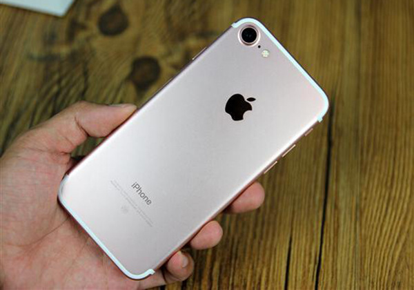 别只盯着iPhoneX,目前iPhone7才更值得入手