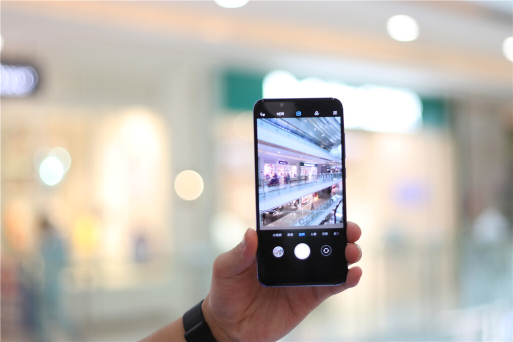 小米8吓人的5AI技术加持,成就为强悍的拍照手