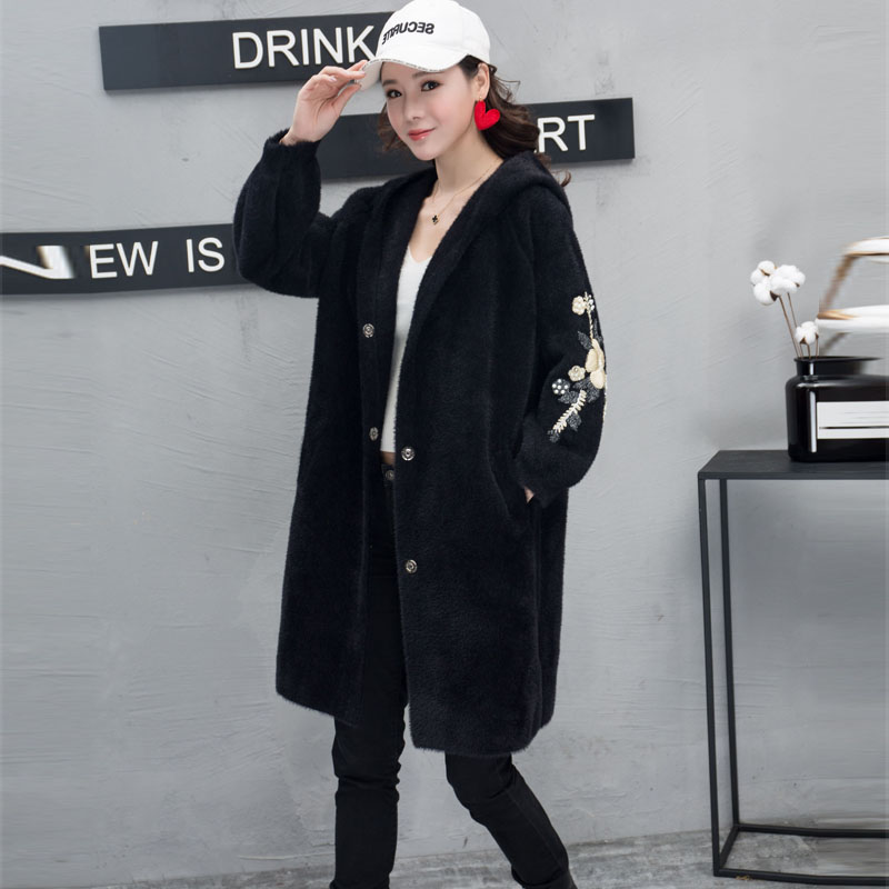 公交车上偶遇40岁的阿姨这样穿,大写的两个字