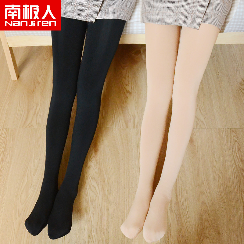 无论女人颜值如何,穿上丝袜就是美的,走在街上