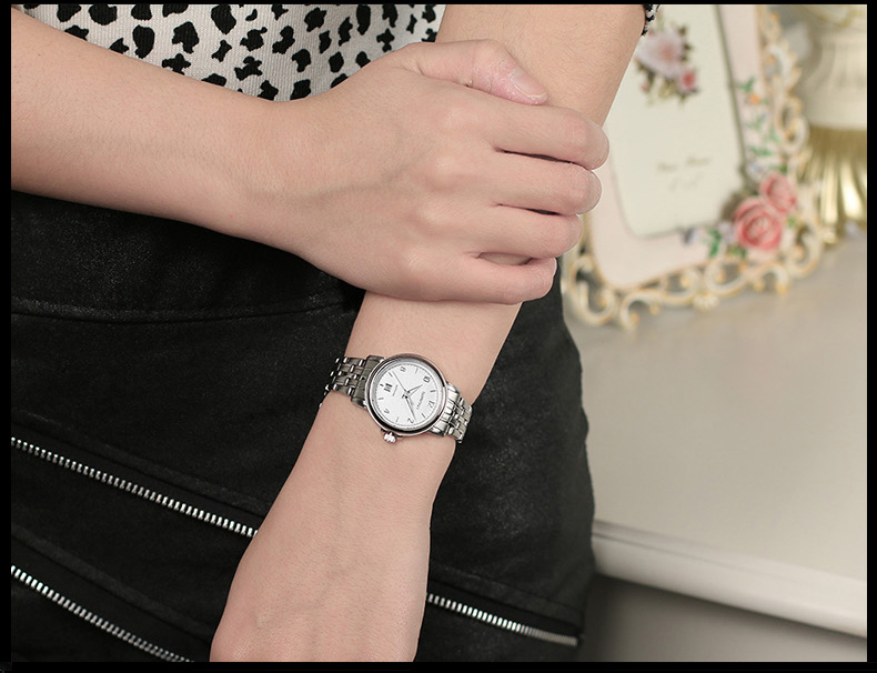 手表应该戴哪只手上?难道也分男左女右,在这