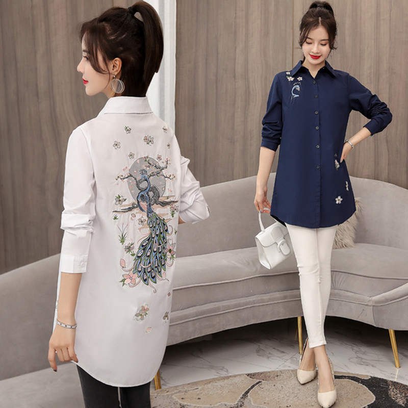 女人一过55岁,少打麻将,建议多穿这减龄女装,优