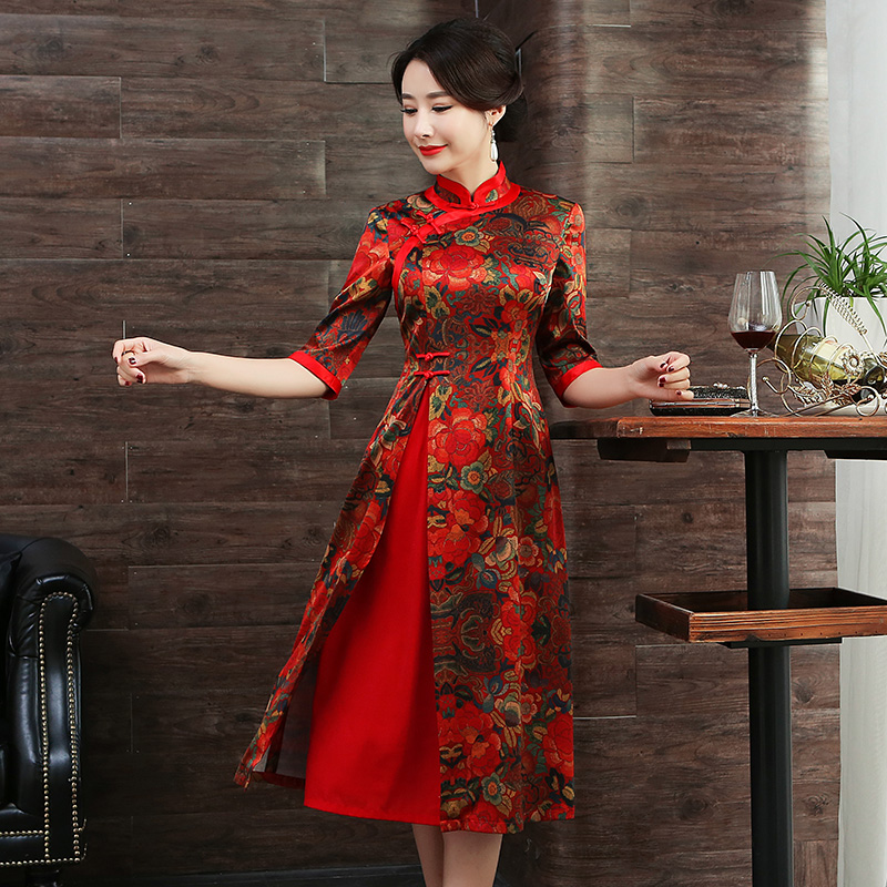 中国改良旗袍一出,比包臀裙更风情韵致,适合